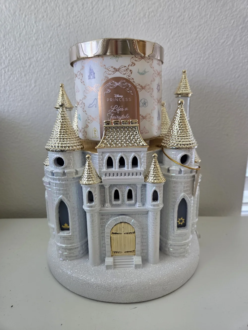 NEW Bath & Body Works DISNEY PRINCESS 2 COLLECTION Light-Up Castle 3-Wick Candle - Picture 1 of 16